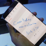 note-7-hands-on-thumb