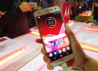 แตะเบาๆ ! Moto Z2 Play ประกอบร่างด้วย Moto Mods