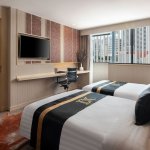 Booking.com_Staycation2_RE