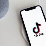 tiktok-app-iphone-telephone-social-media-the-iphone-11-smartphone-technology
