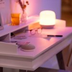 WiZ-smart-home-desk