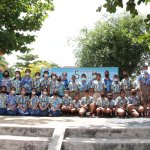 คุณครูและนักเรียน โรงเรียนวัดลาดทราย