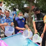 ปลัดอำเภอและข้าราชการท้องถิ่นร่วมปล่อยปลา