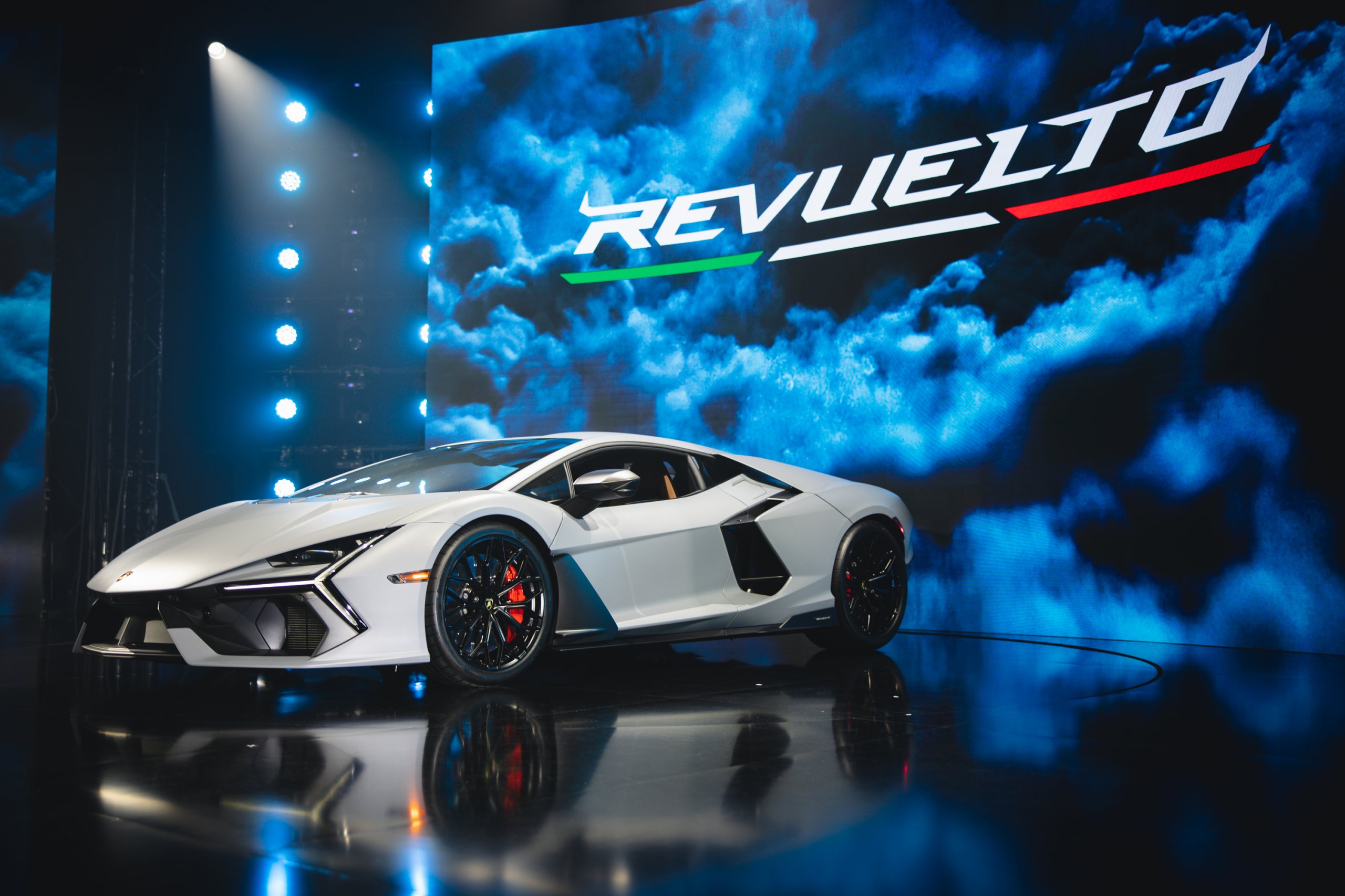 https://www.techhub.in.th/wp-content/uploads/2023/07/Lamborghini-Bangkok-Revuelto-Launch-25-July-2-scaled.jpg