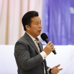 2 รองศาสตราจารย์ ดร. คมสัน มาลีสี อธิการบดี