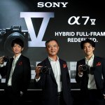 1.มร. หนิง เฉิน กรรมการผู้จัดการ พร้อมด้วยนายธเนศ จารุธรรมาวงศ์