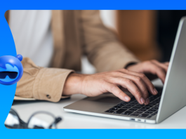 ผลสำรวจของ Salesforce ชี้ว่า การใช้ AI ในชีวิตประจำวันอย่างแพร่หลายในประเทศไทย กำลังเป็นแรงขับเคลื่อนสำคัญที่ช่วยเสริมสร้างทั้งความไว้วางใจและความมั่นใจในการนำ AI มาใช้ในที่ทำงาน