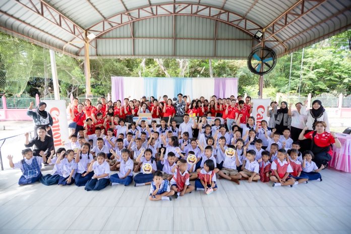 รูป_แคนนอน ส่งต่อรอยยิ้มต้อนรับเปิดเทอม จ